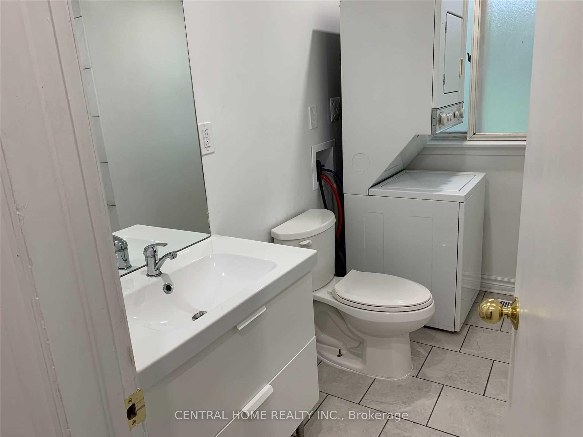 Photo 14 of 114 Bond Crescent, Richmond Hill, Oak Ridges — HOMEH
