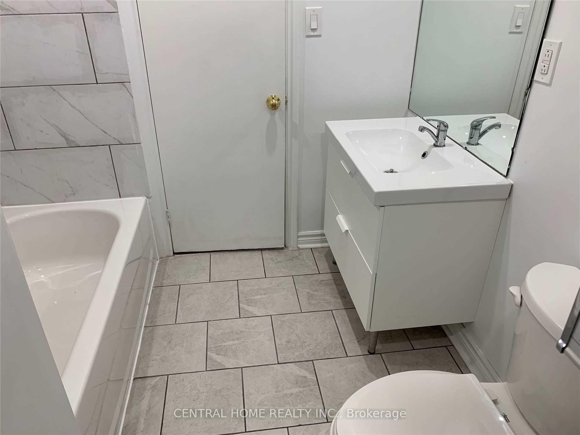 Photo 15 of 114 Bond Crescent, Richmond Hill, Oak Ridges — HOMEH