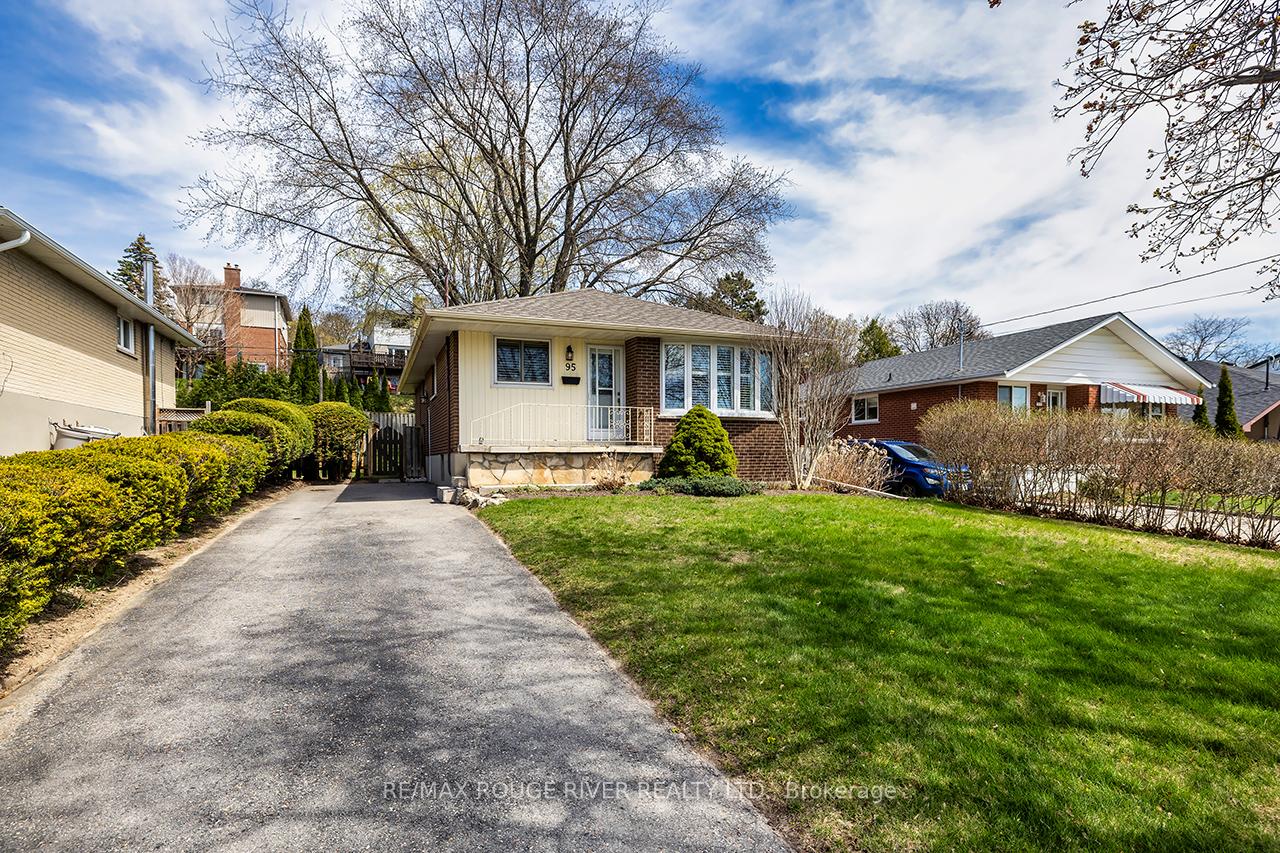 Photo 2 of 95 Keewatin Street S, Oshawa, Donevan — HOMEH