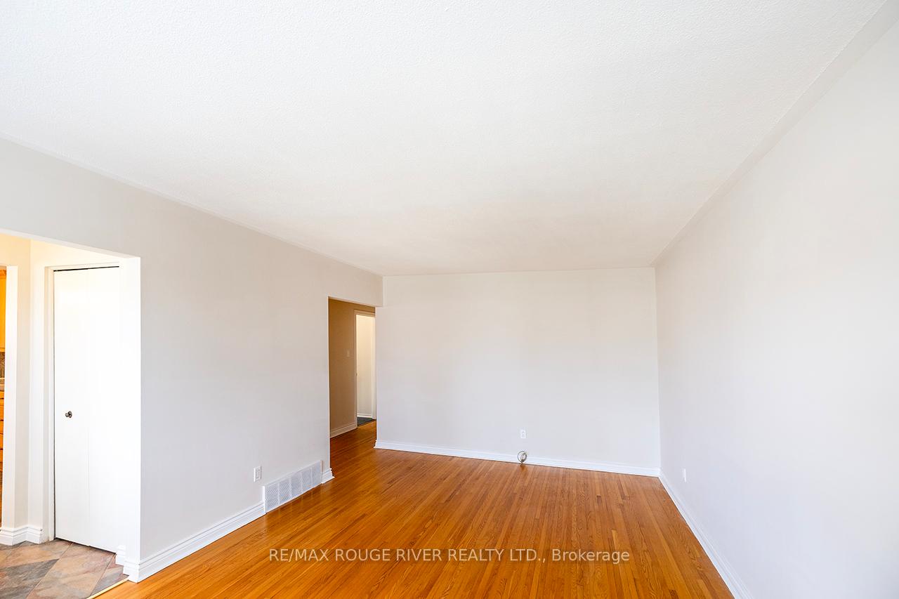 Photo 13 of 95 Keewatin Street S, Oshawa, Donevan — HOMEH