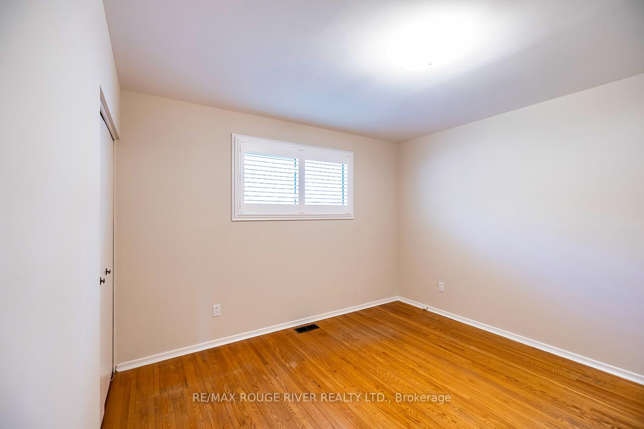Photo 15 of 95 Keewatin Street S, Oshawa, Donevan — HOMEH