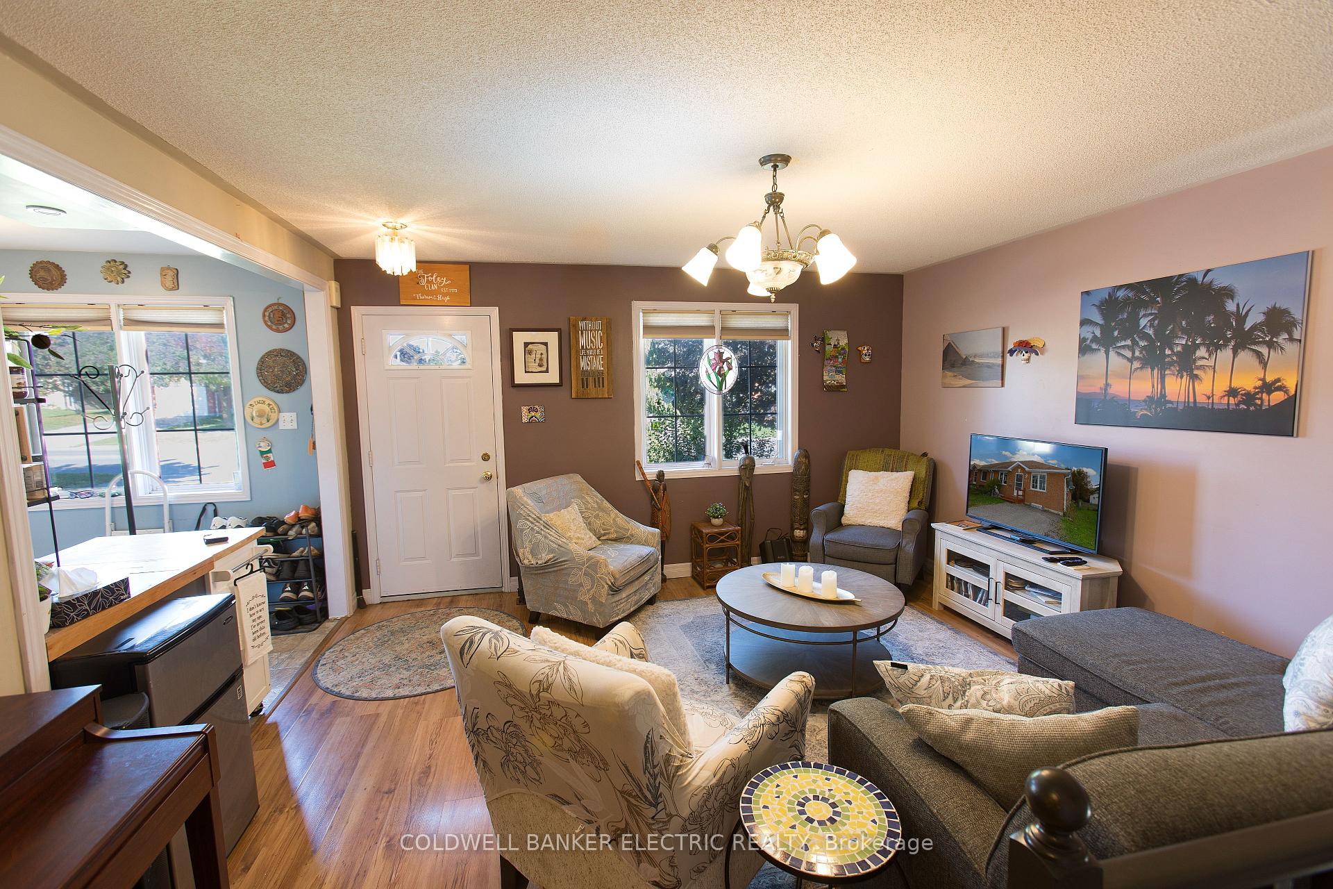 Photo 7 of 247 Towerhill Road, Peterborough, Northcrest Ward 5 — HOMEH