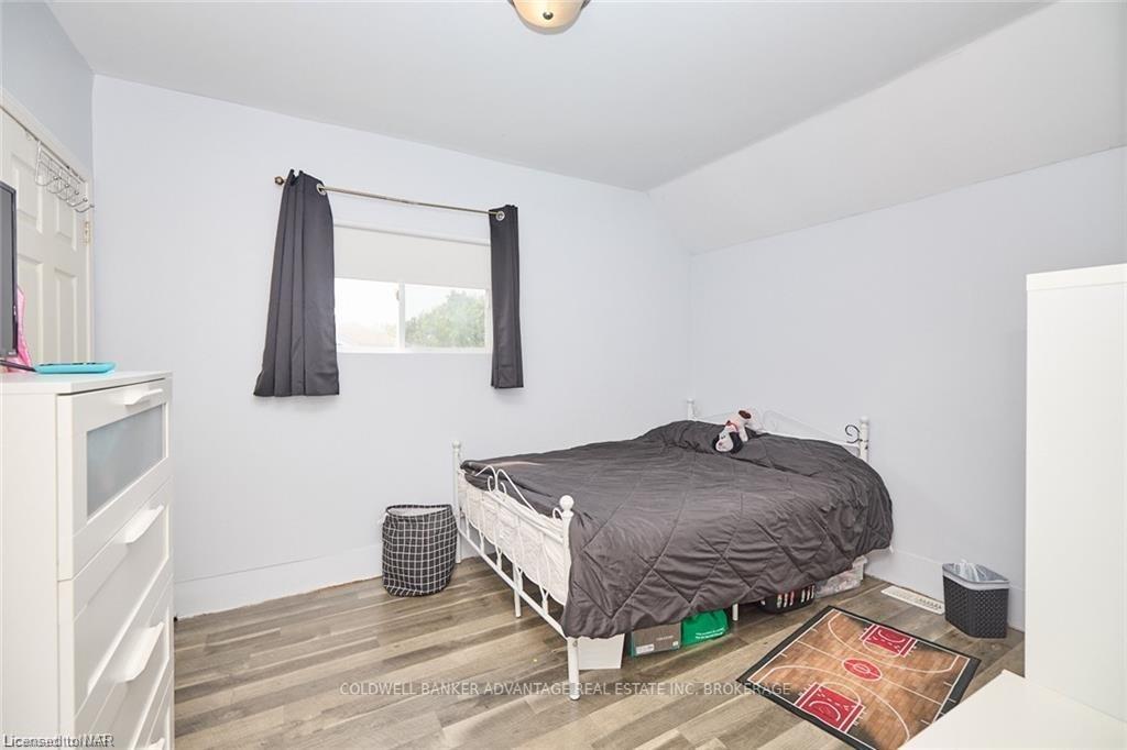 Photo 11 of 49 St George Street, Welland, Broadway — HOMEH