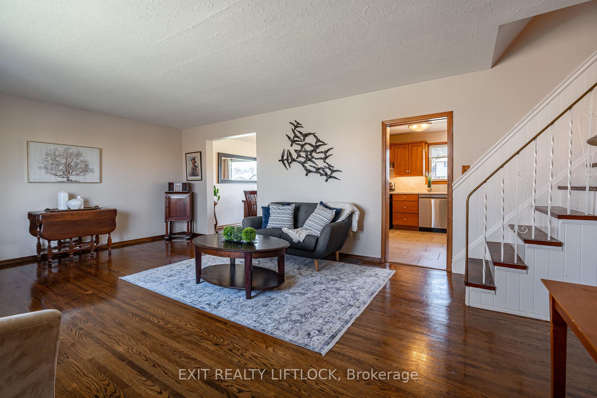 Photo 2 of 110 Labrador Drive, Oshawa, Donevan — HOMEH