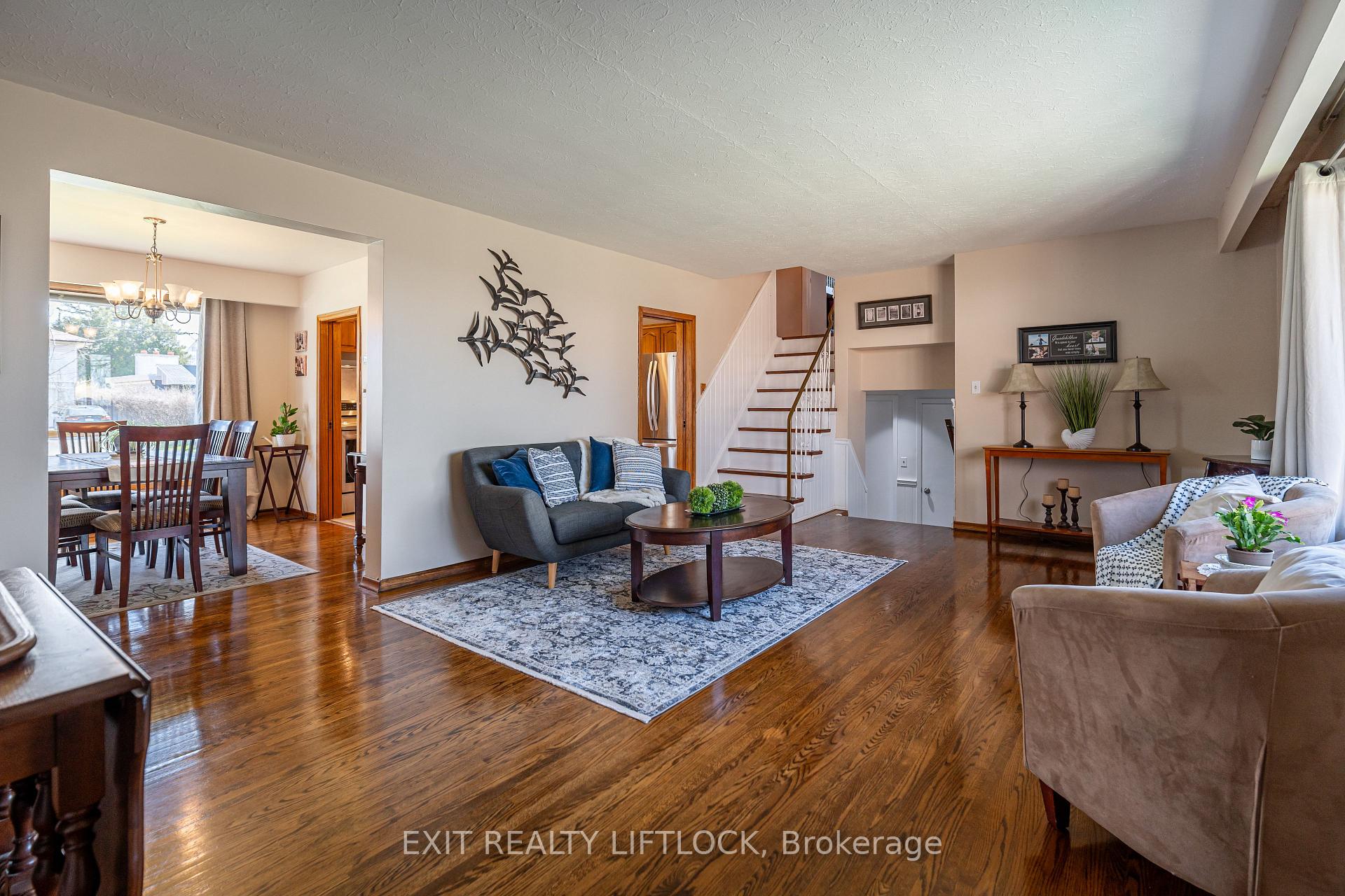 Photo 4 of 110 Labrador Drive, Oshawa, Donevan — HOMEH