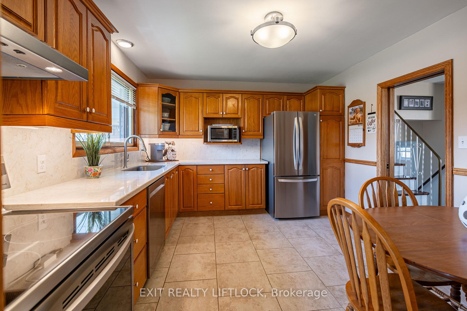 Photo 6 of 110 Labrador Drive, Oshawa, Donevan — HOMEH