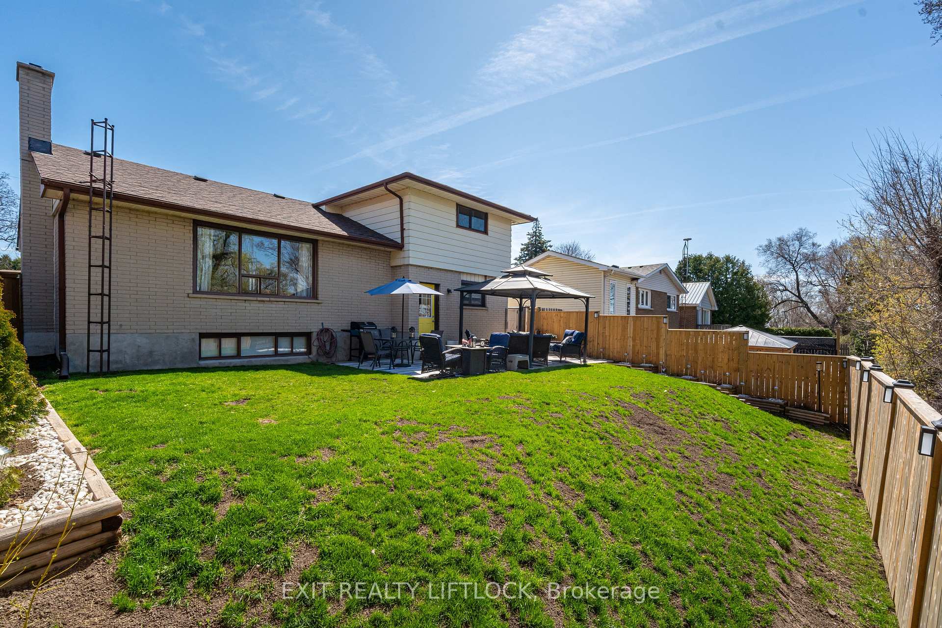 Photo 23 of 110 Labrador Drive, Oshawa, Donevan — HOMEH