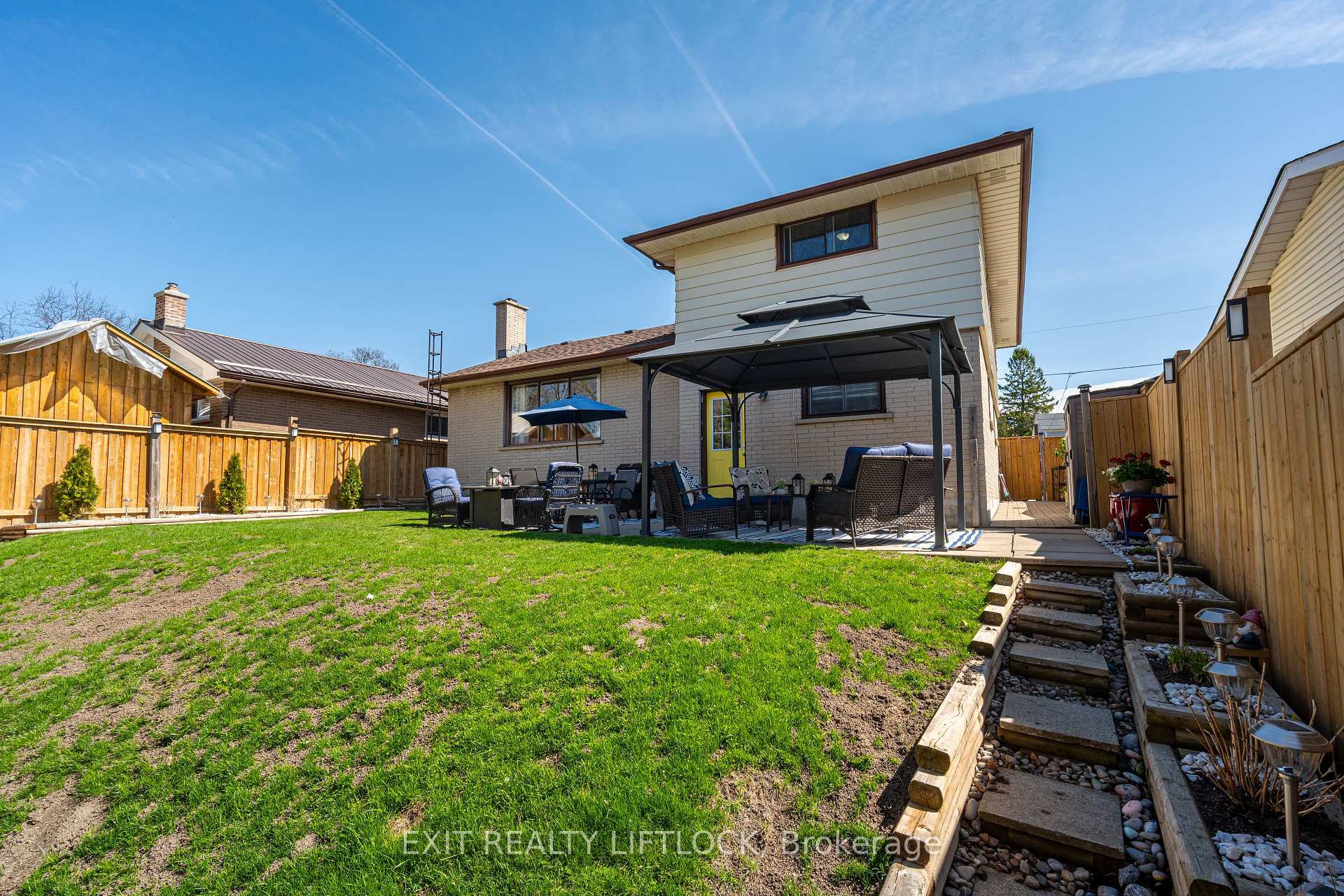 Photo 24 of 110 Labrador Drive, Oshawa, Donevan — HOMEH