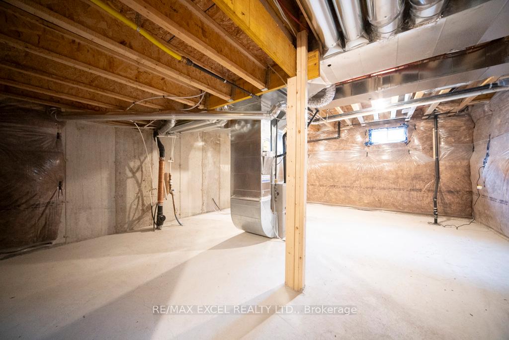 Photo 32 of 14 Lake Trail Way, Whitby, Brooklin — HOMEH