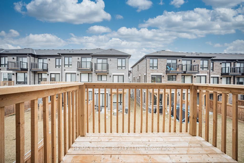 Photo 33 of 14 Lake Trail Way, Whitby, Brooklin — HOMEH