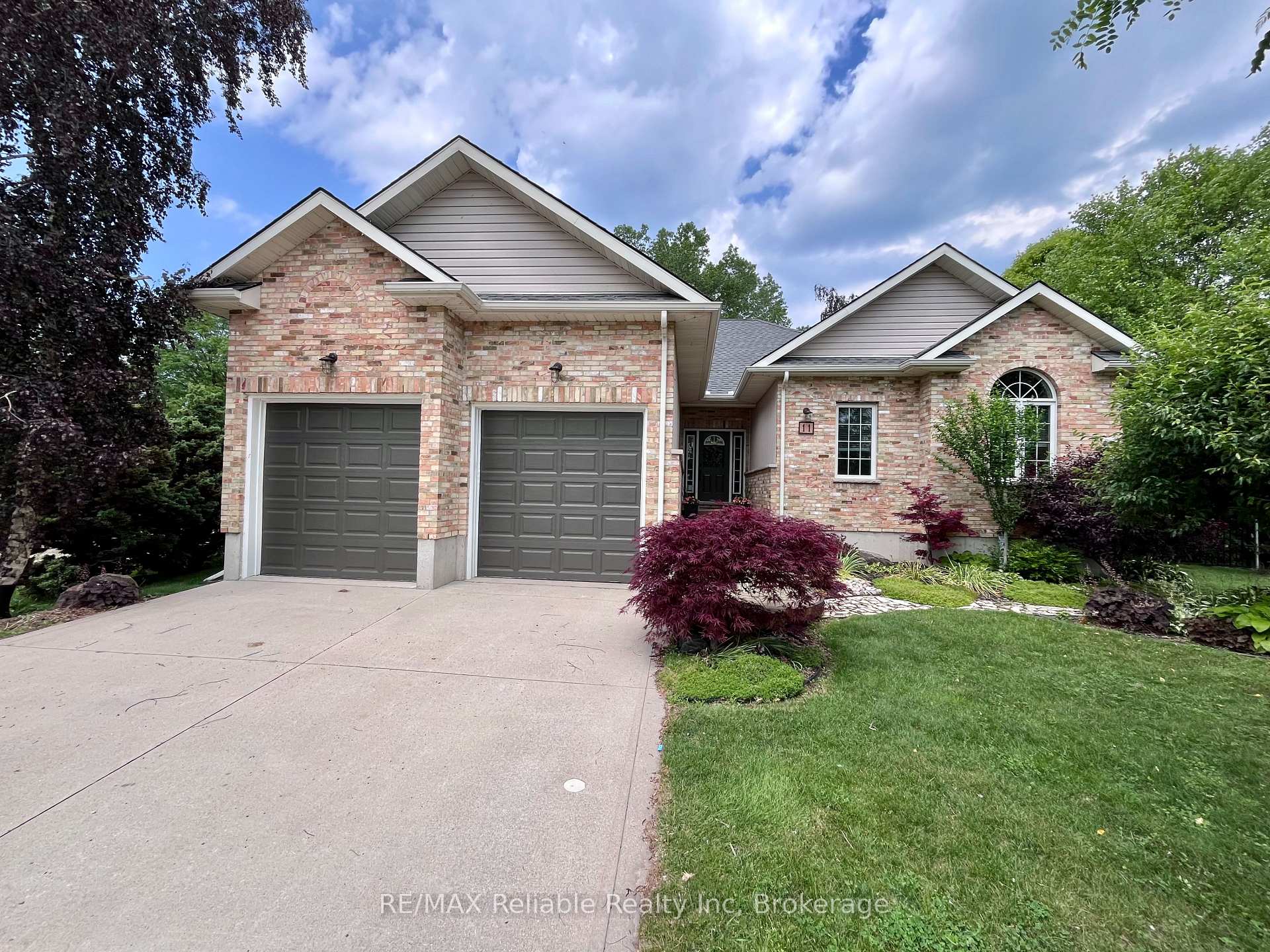 Photo 1 of 11 Ducharme Crescent, Bluewater, Bayfield — HOMEH