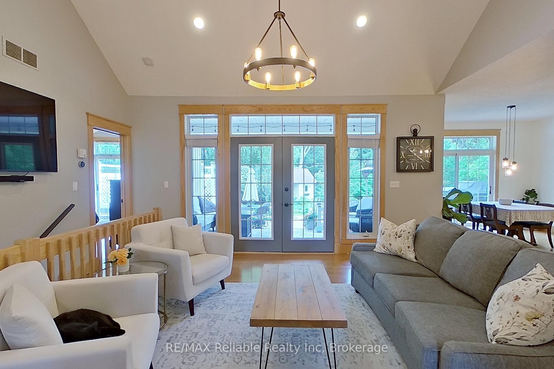 Photo 6 of 11 Ducharme Crescent, Bluewater, Bayfield — HOMEH