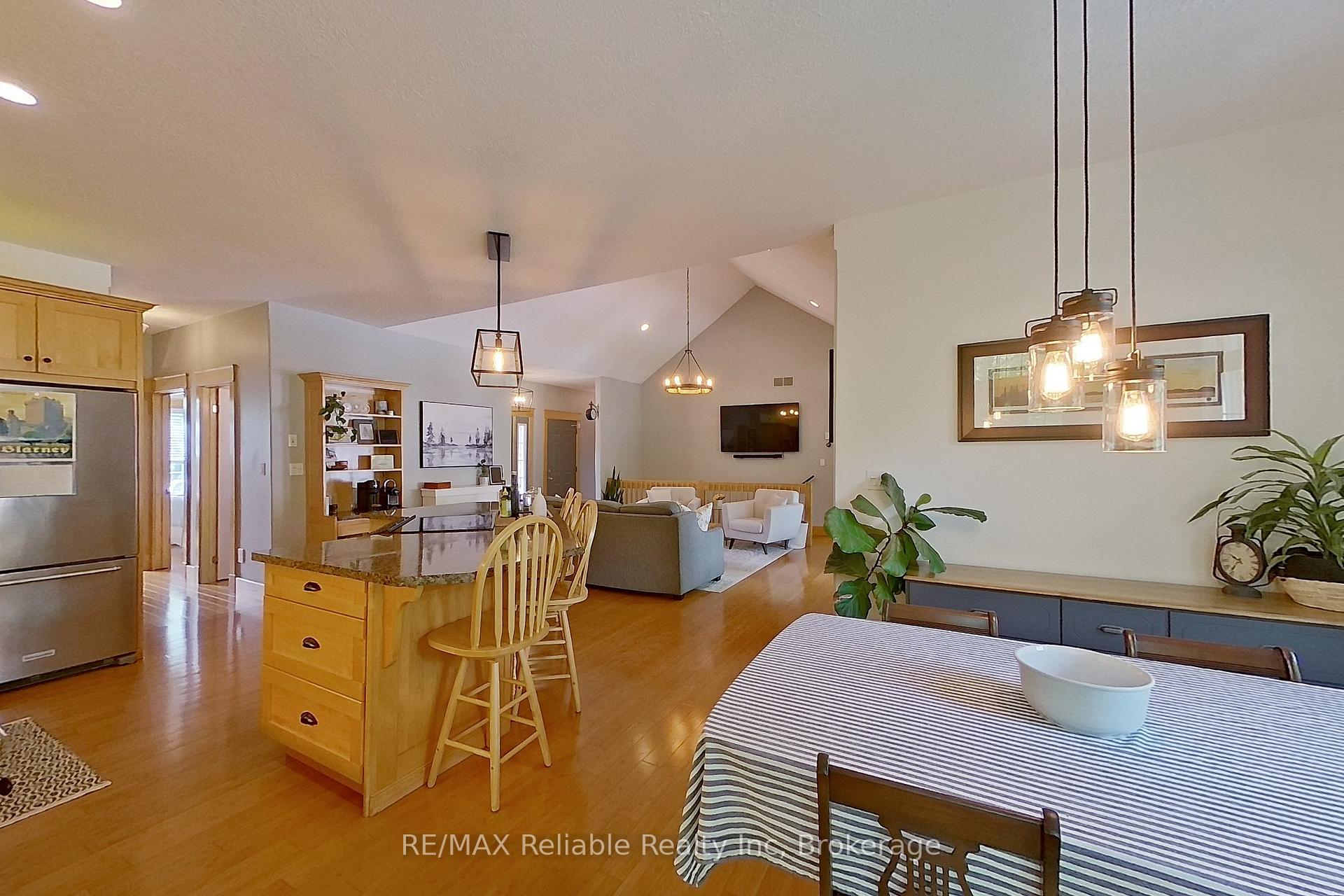 Photo 9 of 11 Ducharme Crescent, Bluewater, Bayfield — HOMEH