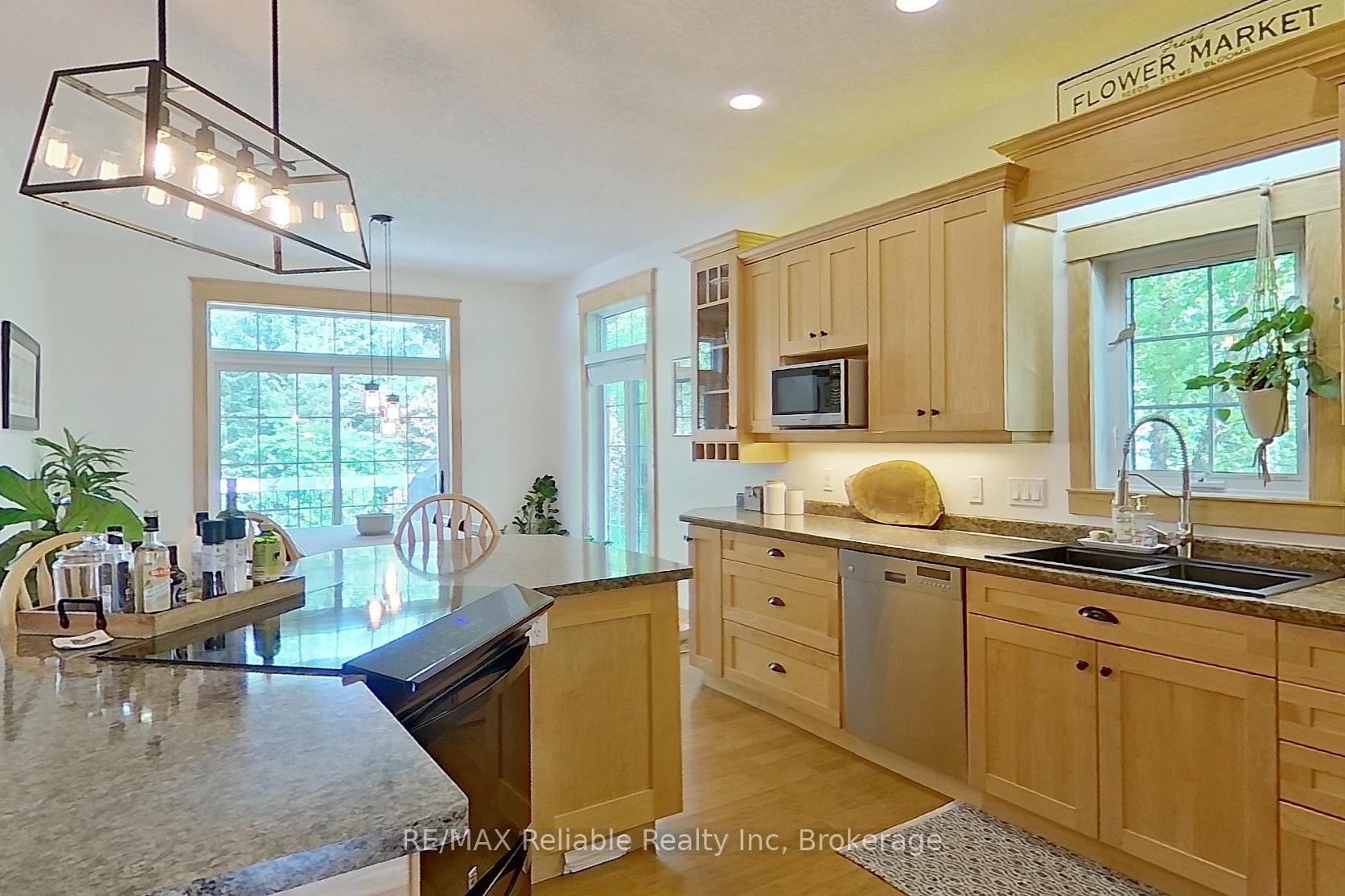 Photo 14 of 11 Ducharme Crescent, Bluewater, Bayfield — HOMEH