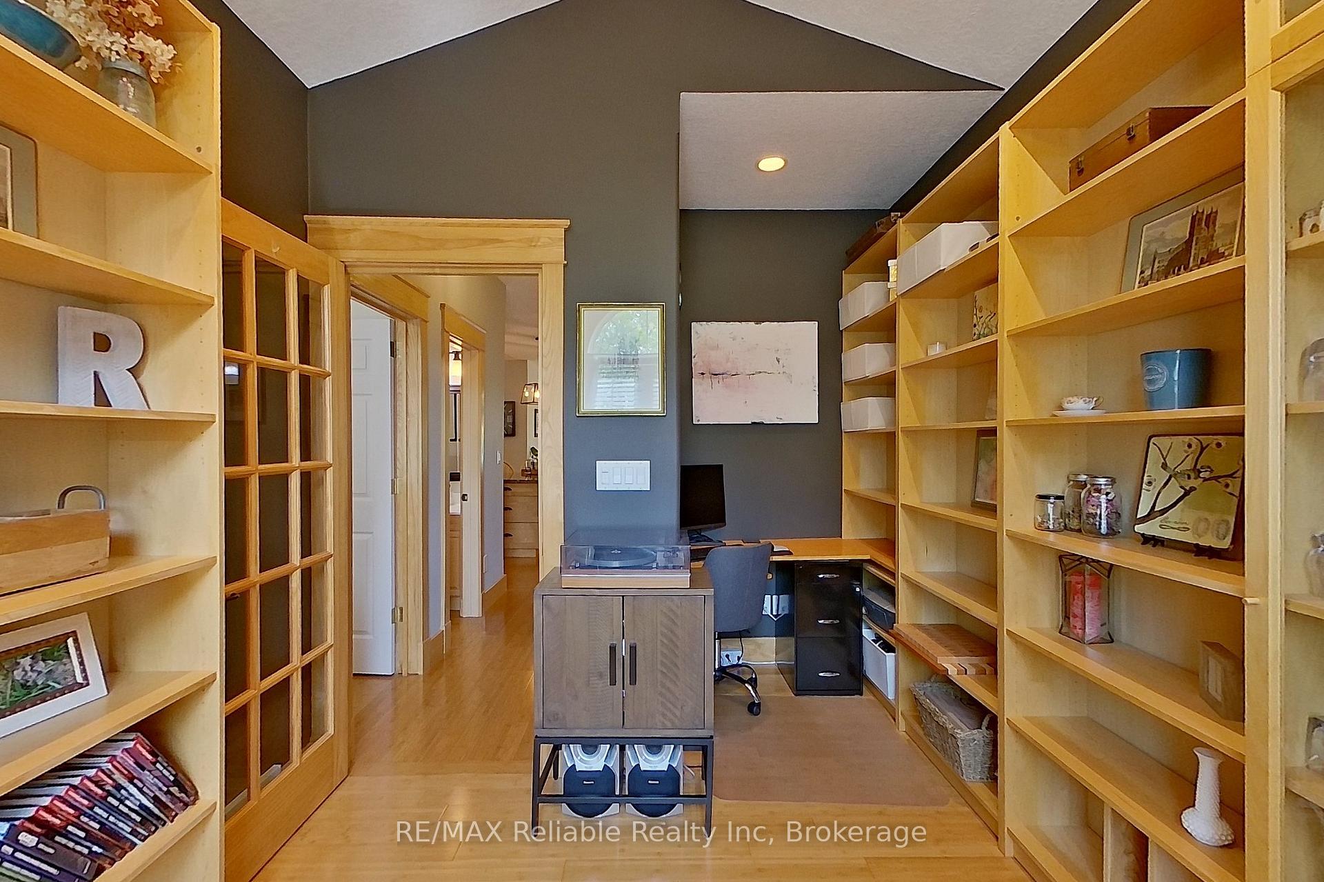 Photo 20 of 11 Ducharme Crescent, Bluewater, Bayfield — HOMEH
