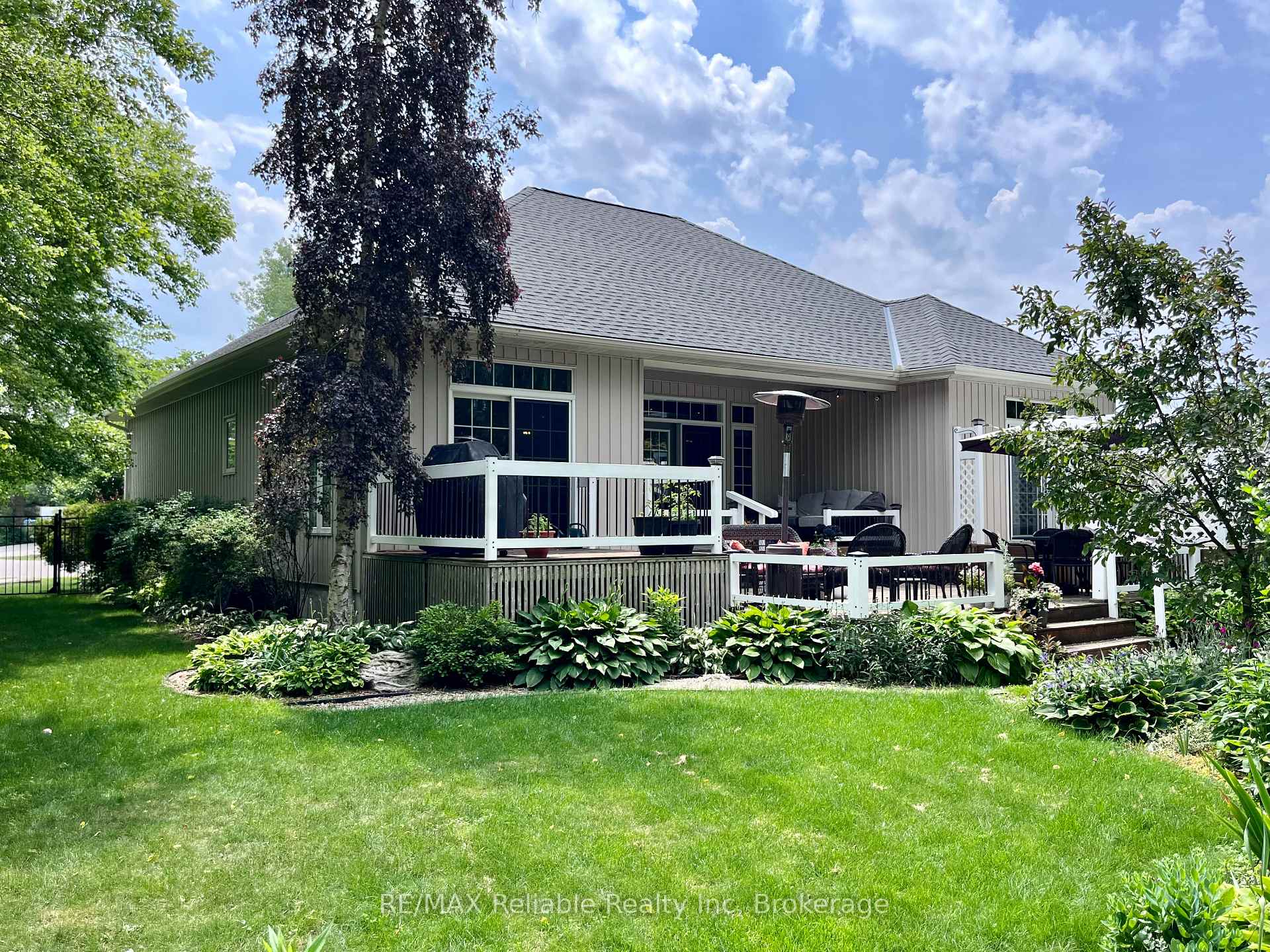 Photo 33 of 11 Ducharme Crescent, Bluewater, Bayfield — HOMEH