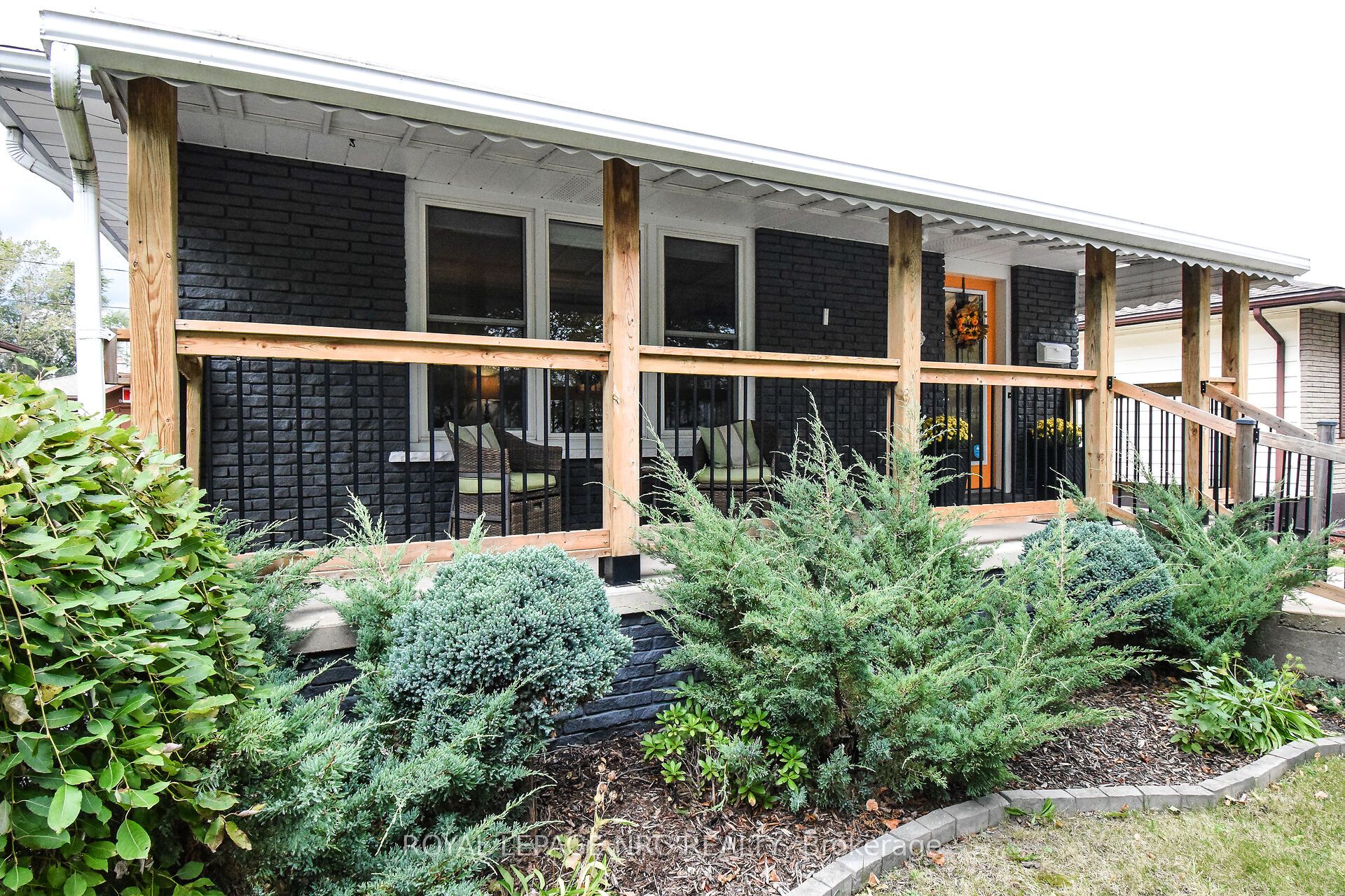 Front of 324 Morningstar Avenue