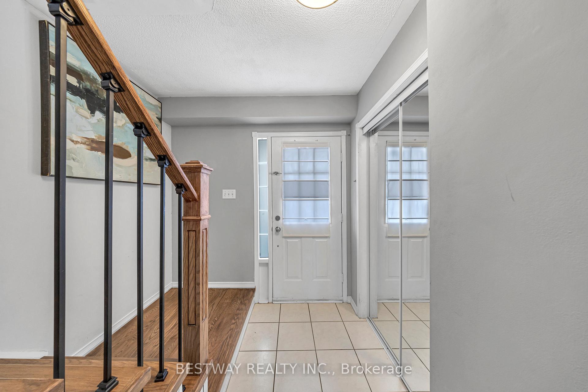 Photo 3 of 91 Zachary Place, Whitby, Brooklin — HOMEH