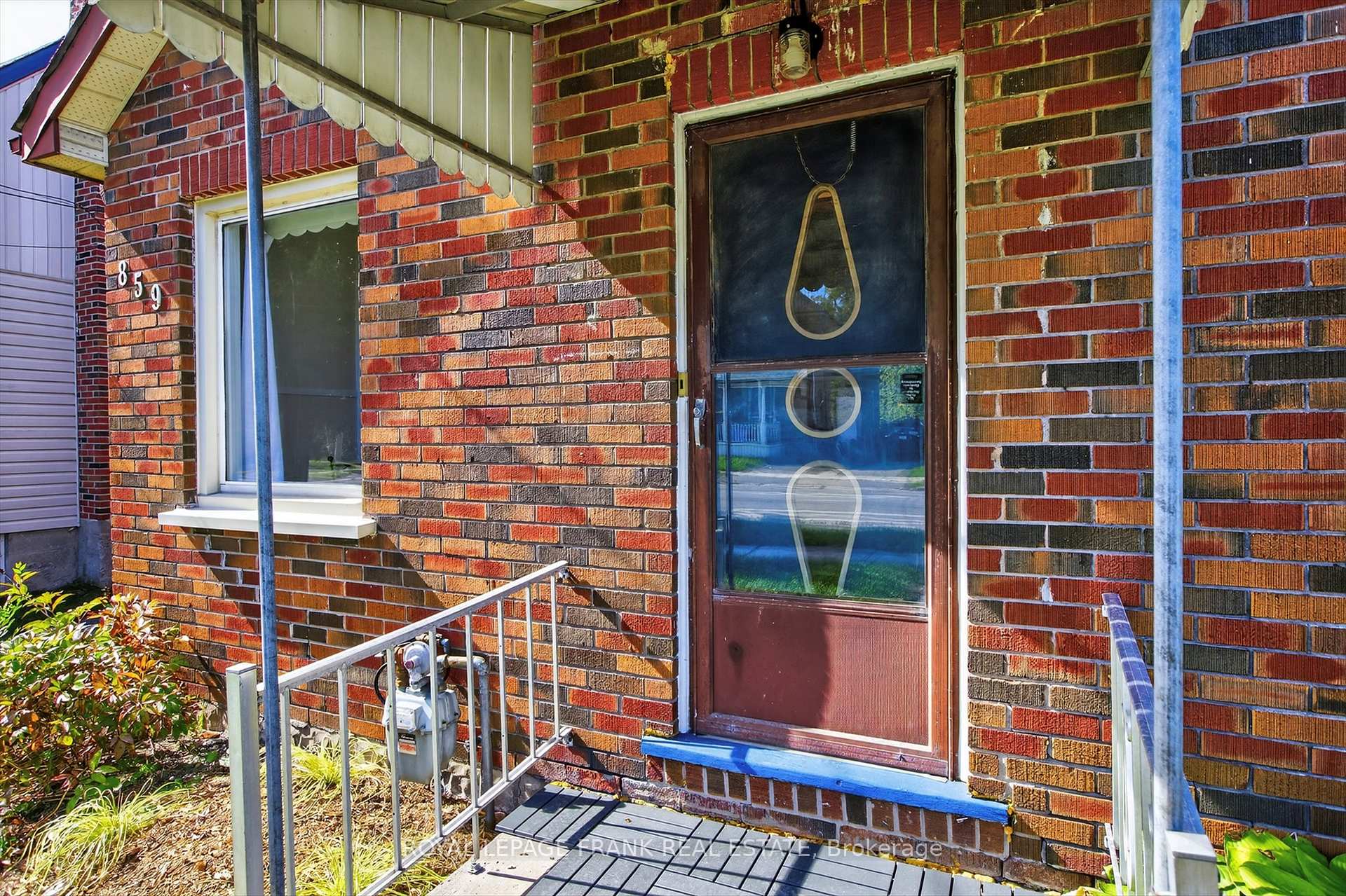 Photo 3 of 859 George Street N, Peterborough, Northcrest Ward 5 — HOMEH