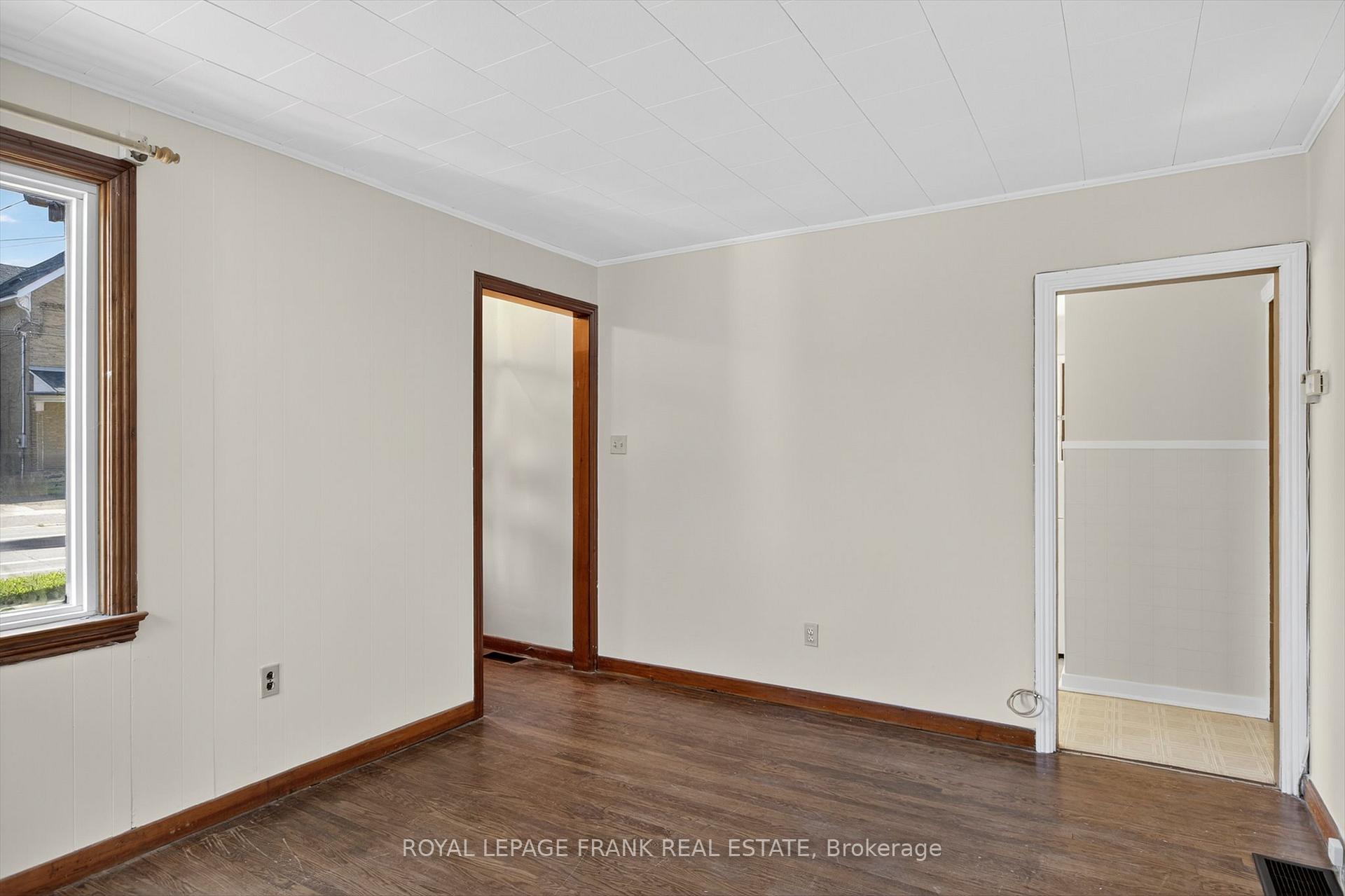 Photo 6 of 859 George Street N, Peterborough, Northcrest Ward 5 — HOMEH