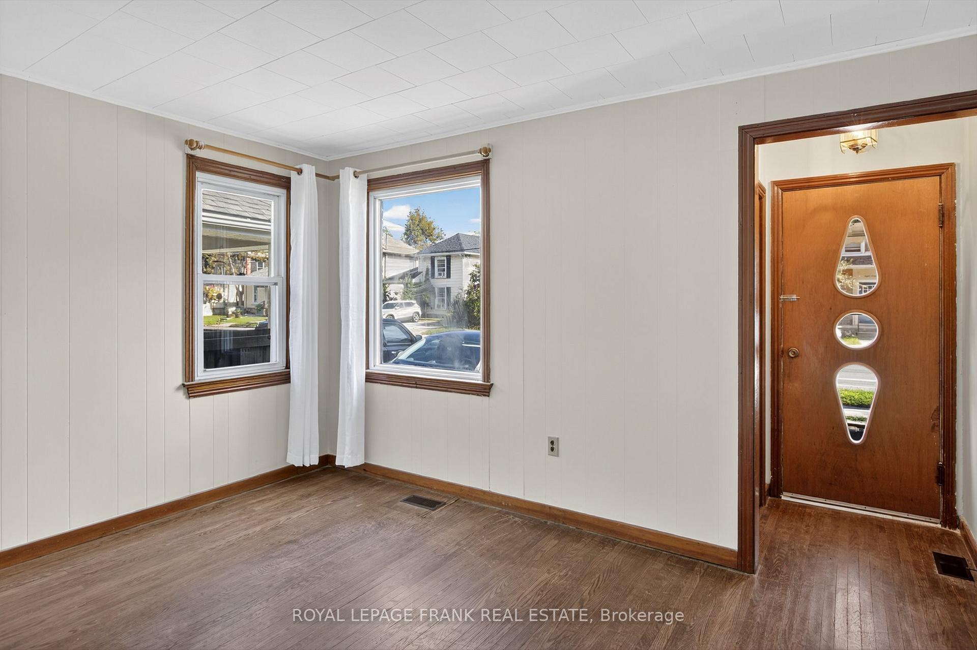 Photo 7 of 859 George Street N, Peterborough, Northcrest Ward 5 — HOMEH