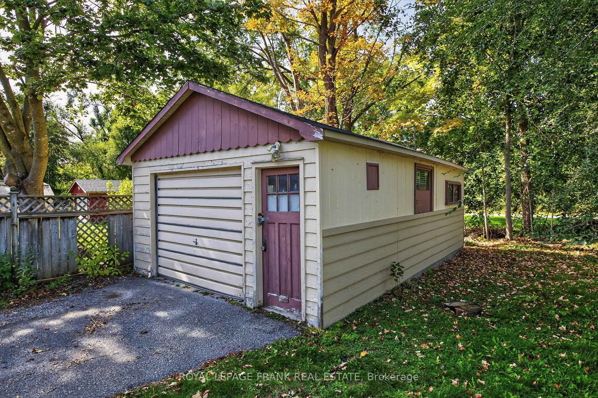 Photo 23 of 859 George Street N, Peterborough, Northcrest Ward 5 — HOMEH