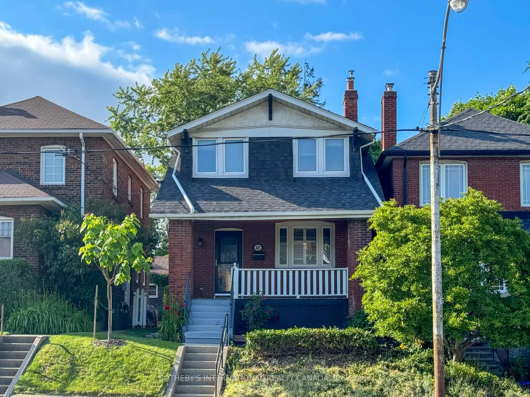 Front of 48 Lawrence Avenue W