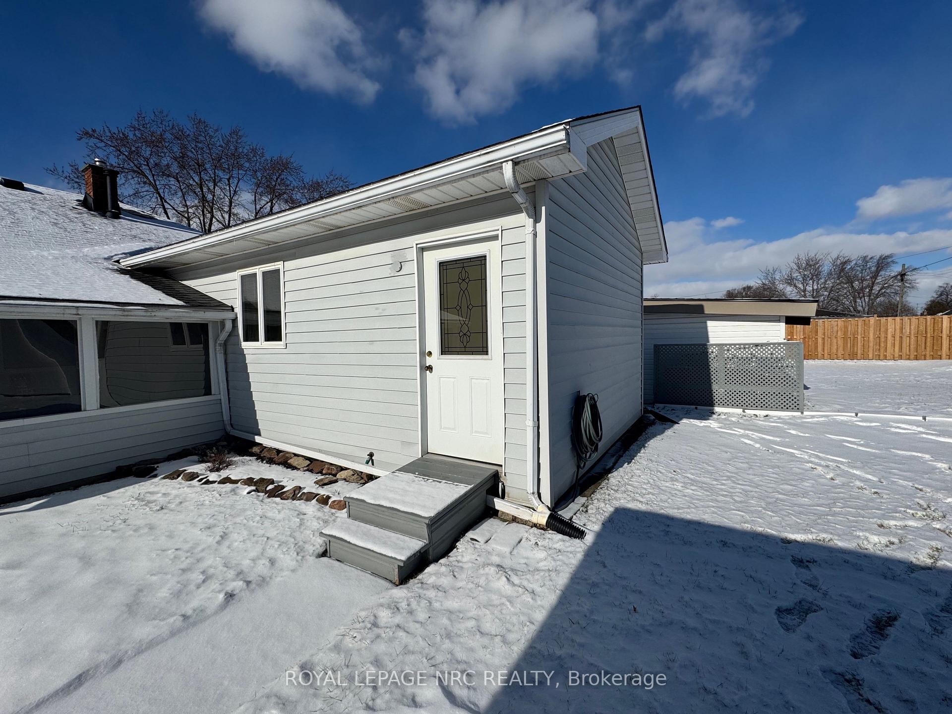 Photo 7 of 70 Cameron Avenue, Welland, Lincoln/Crowland — HOMEH