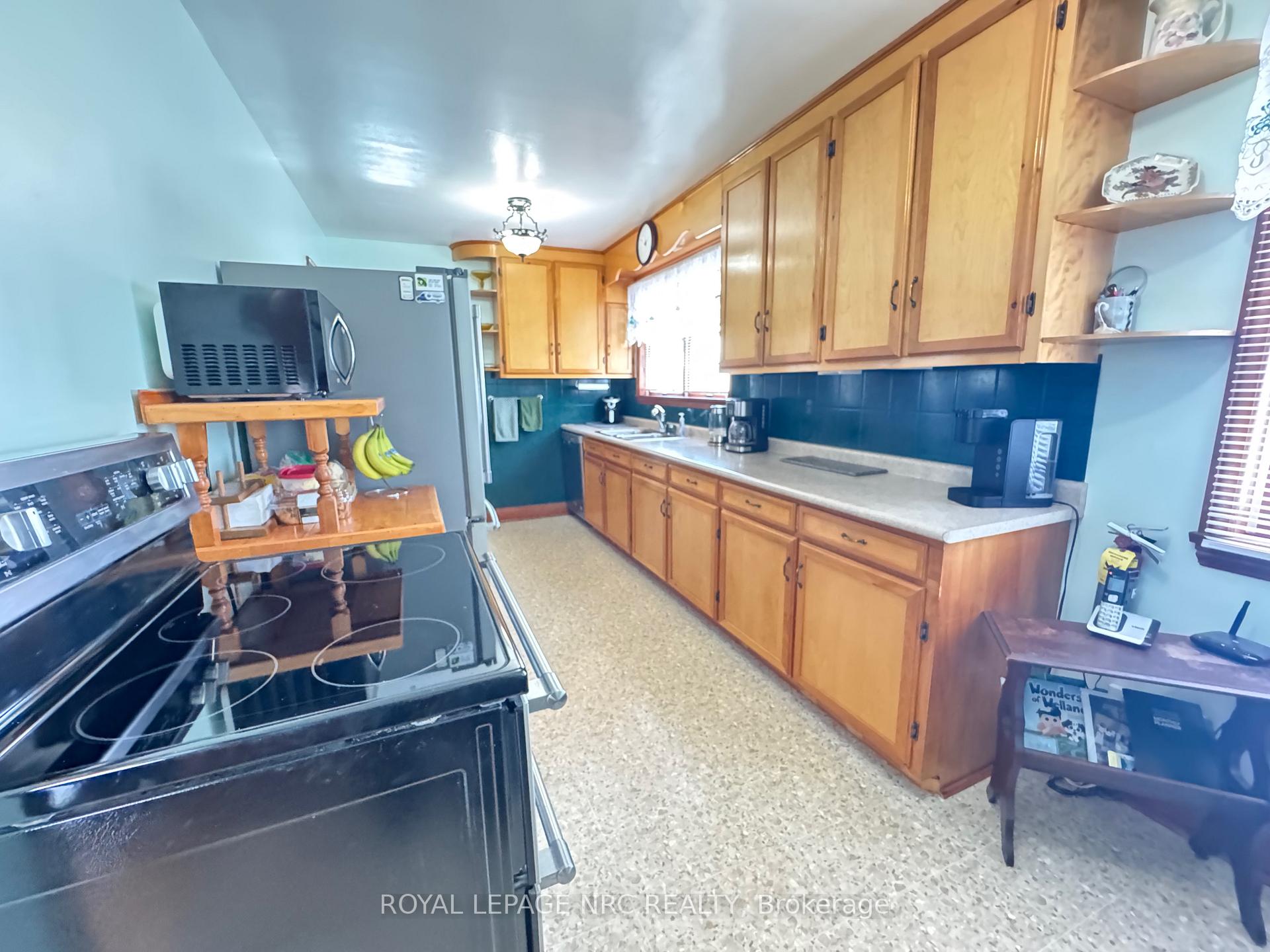 Photo 13 of 70 Cameron Avenue, Welland, Lincoln/Crowland — HOMEH