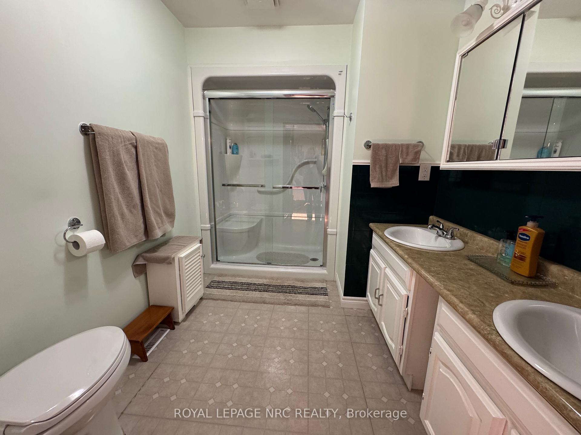 Photo 17 of 70 Cameron Avenue, Welland, Lincoln/Crowland — HOMEH