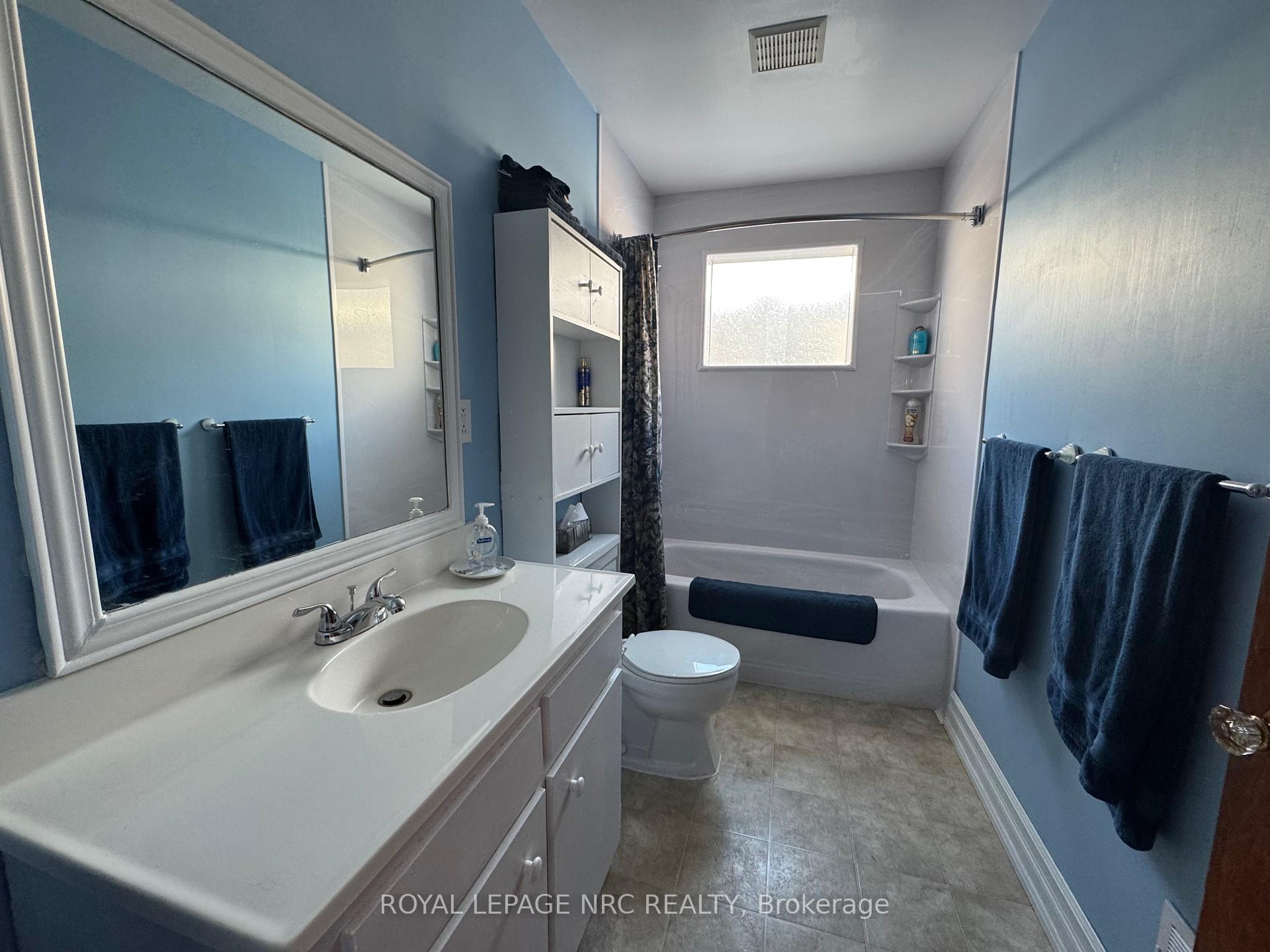 Photo 20 of 70 Cameron Avenue, Welland, Lincoln/Crowland — HOMEH