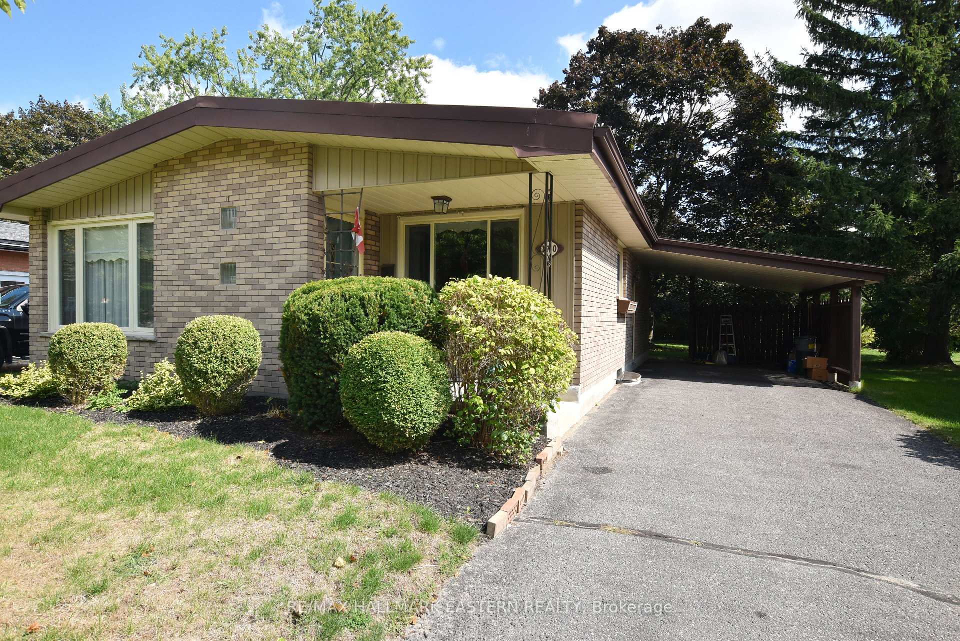 Photo 3 of 1250 Franklin Drive, Peterborough, Northcrest Ward 5 — HOMEH
