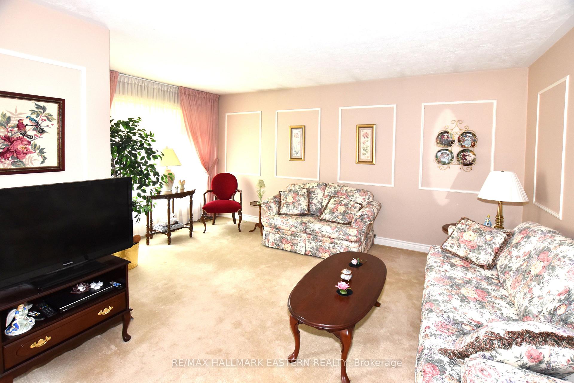 Photo 5 of 1250 Franklin Drive, Peterborough, Northcrest Ward 5 — HOMEH
