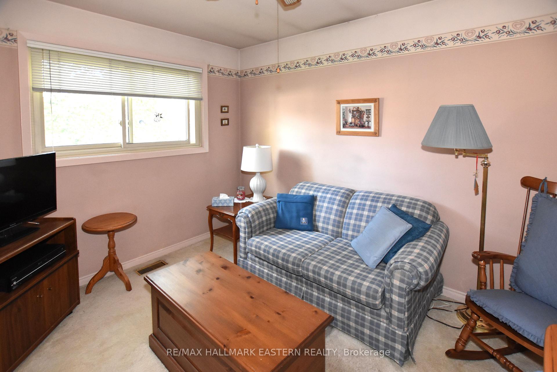 Photo 13 of 1250 Franklin Drive, Peterborough, Northcrest Ward 5 — HOMEH