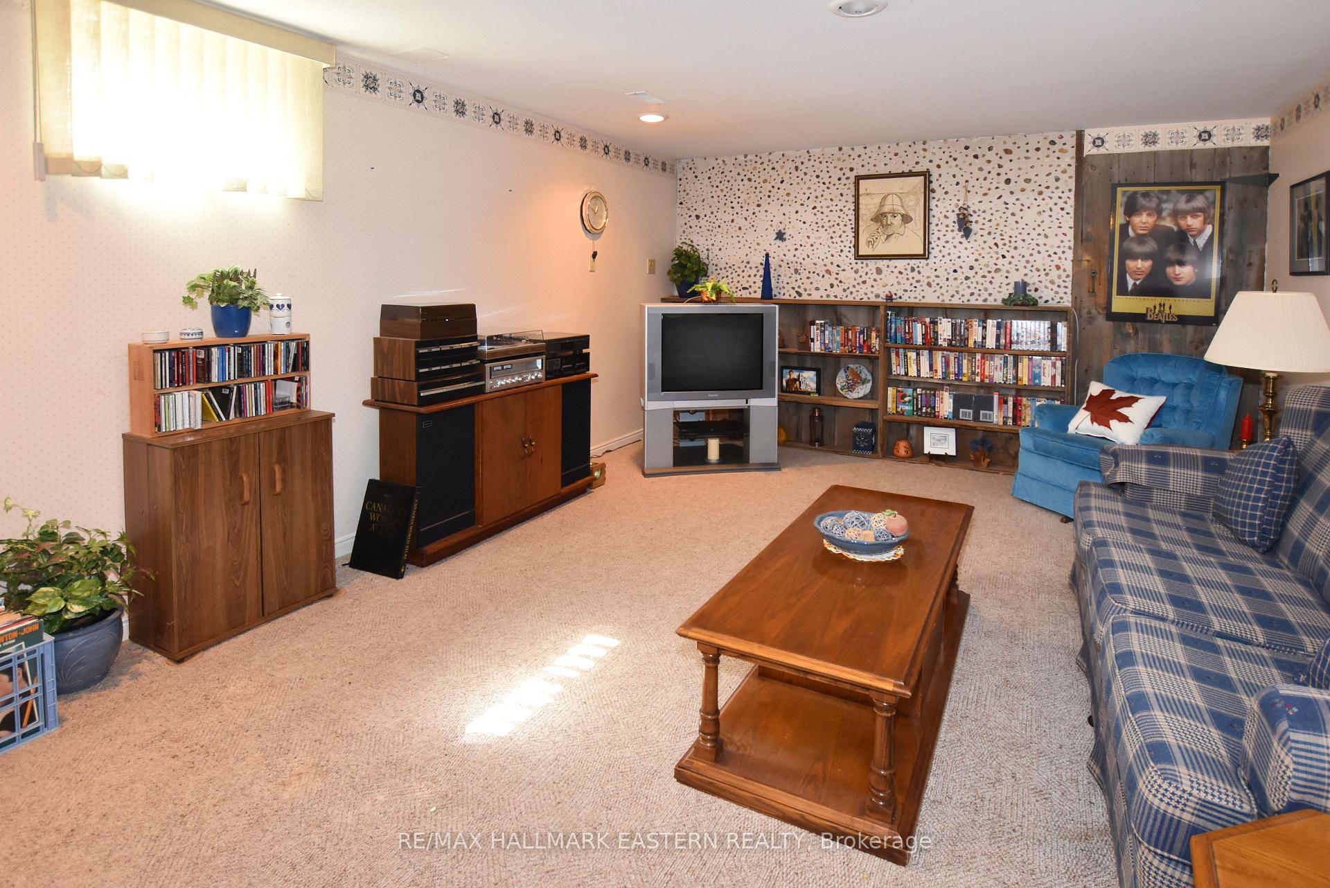 Photo 16 of 1250 Franklin Drive, Peterborough, Northcrest Ward 5 — HOMEH