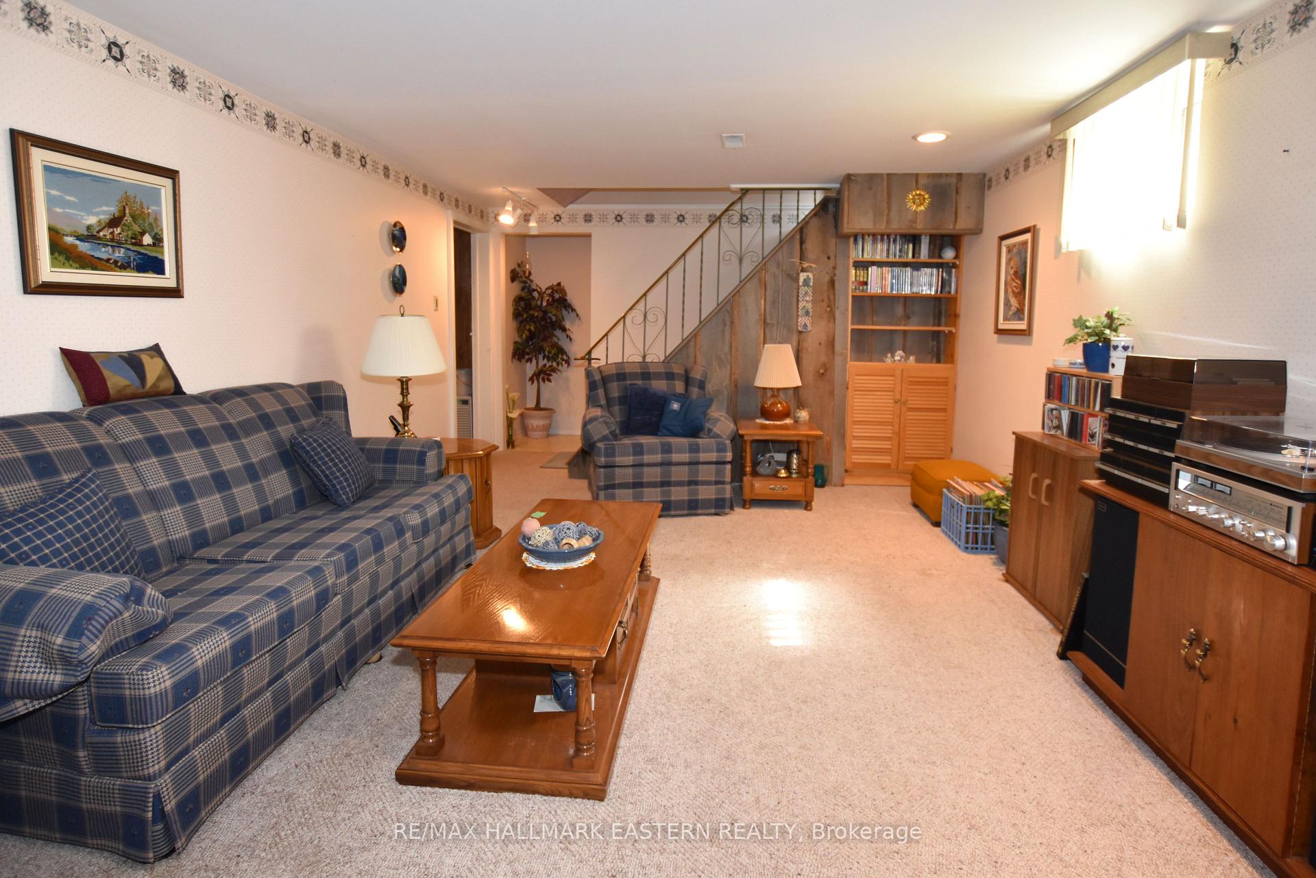 Photo 20 of 1250 Franklin Drive, Peterborough, Northcrest Ward 5 — HOMEH