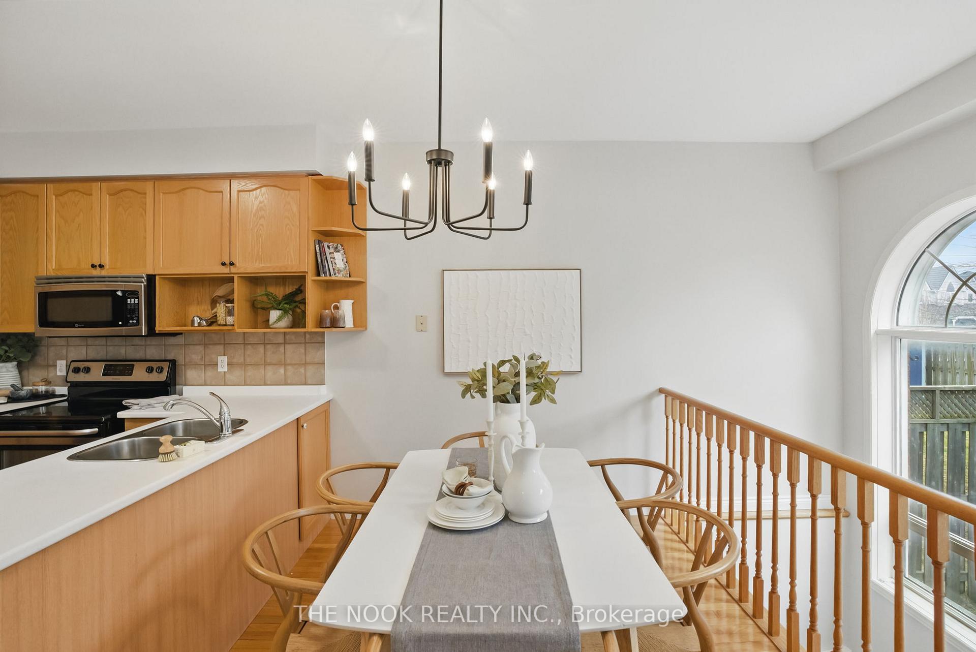Photo 12 of 992 Summitview Crescent, Oshawa, Pinecrest — HOMEH