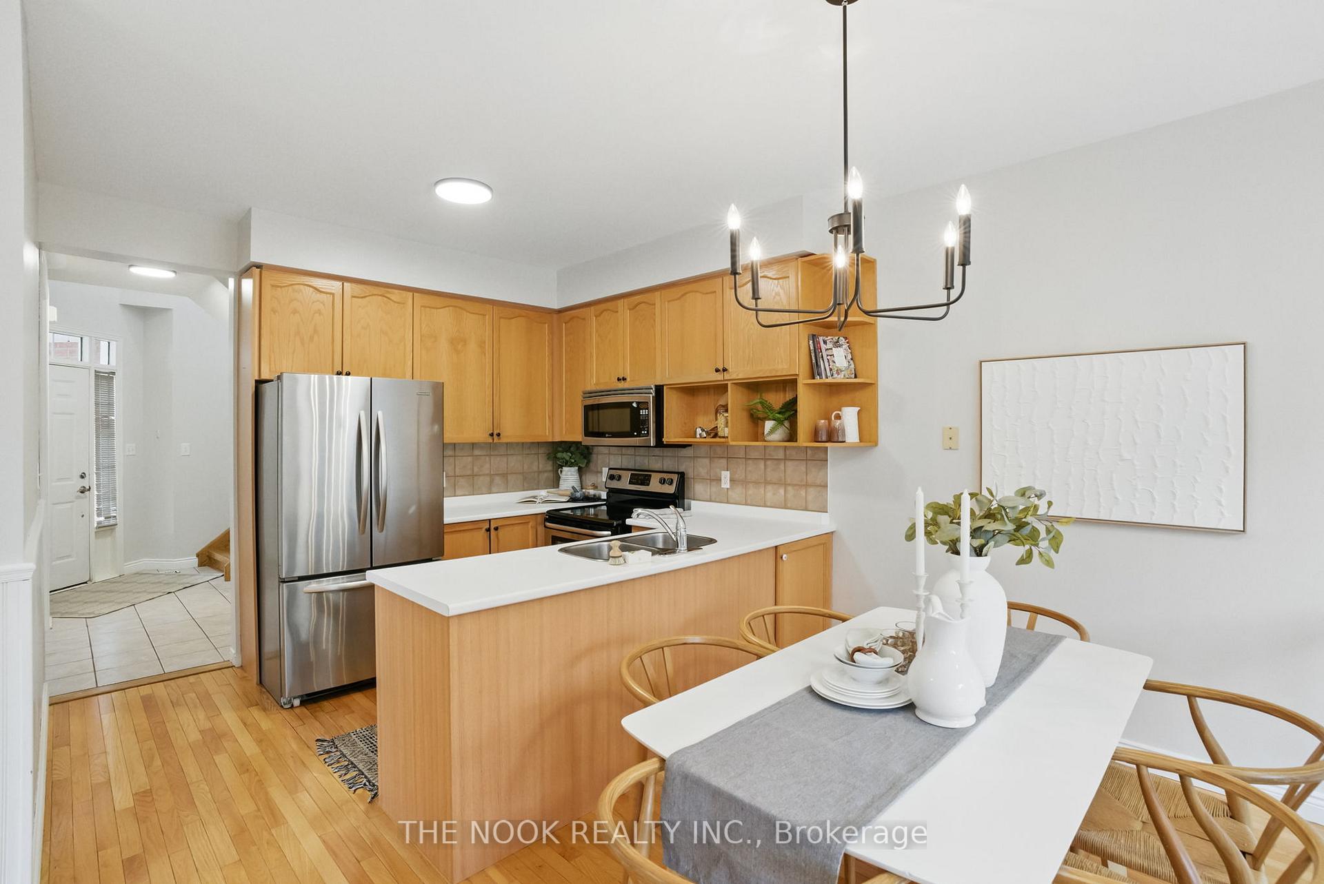 Photo 13 of 992 Summitview Crescent, Oshawa, Pinecrest — HOMEH