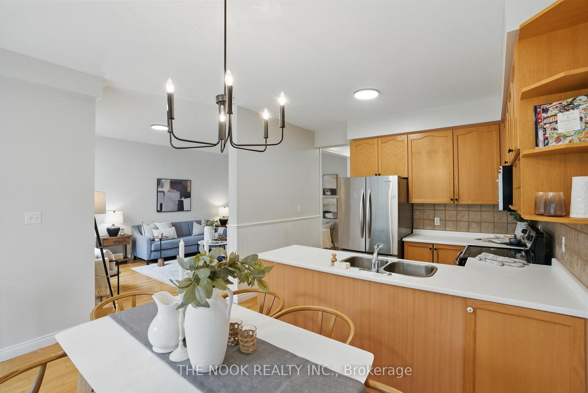 Photo 14 of 992 Summitview Crescent, Oshawa, Pinecrest — HOMEH