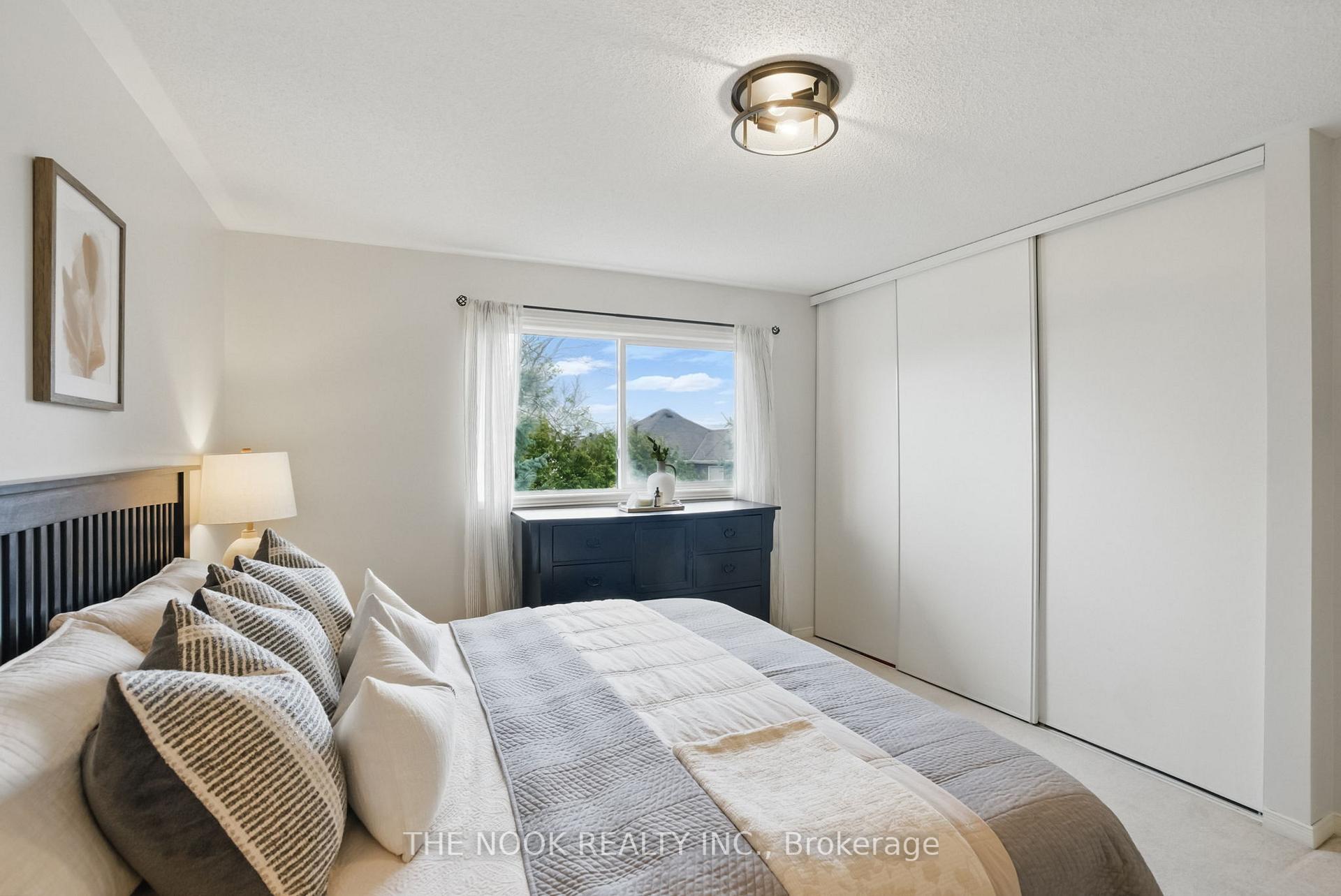 Photo 20 of 992 Summitview Crescent, Oshawa, Pinecrest — HOMEH