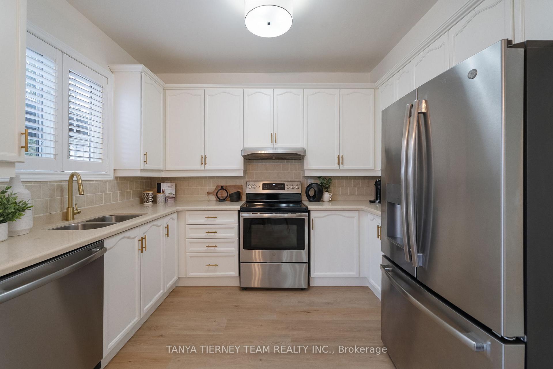 Photo 16 of 23 Bexley Crescent, Whitby, Brooklin — HOMEH