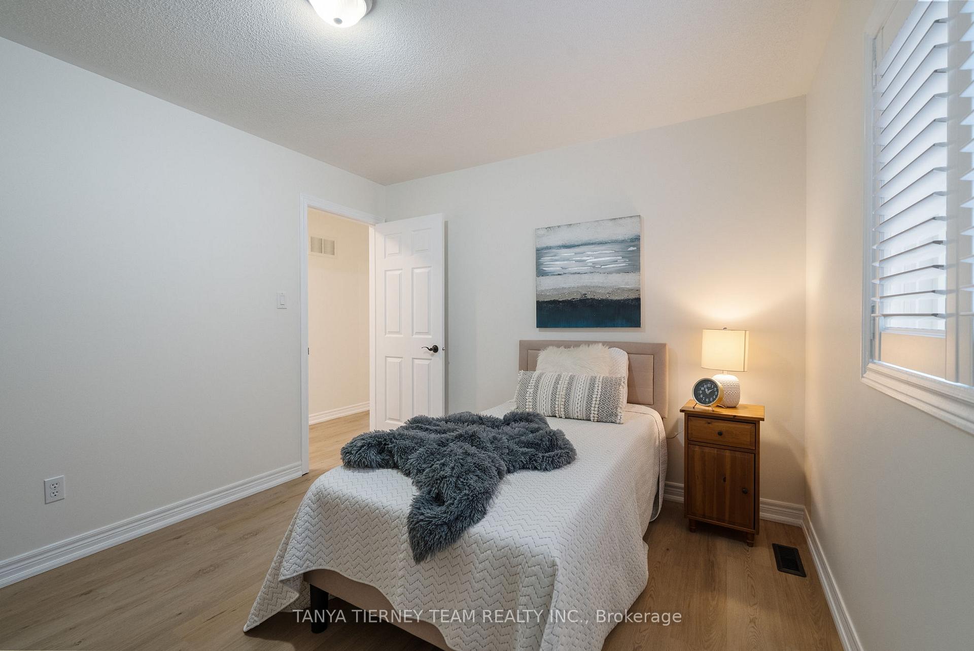 Photo 29 of 23 Bexley Crescent, Whitby, Brooklin — HOMEH