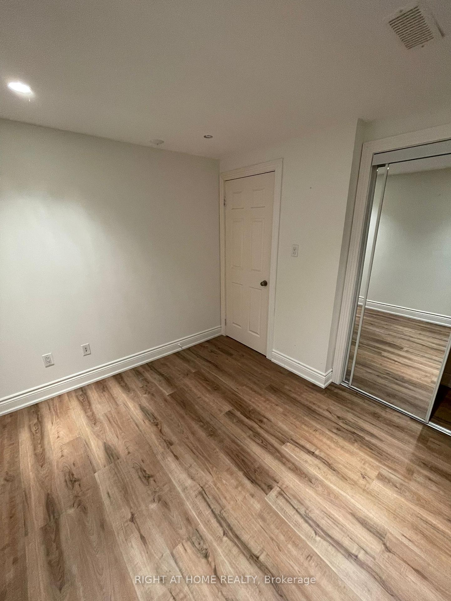 Photo 8 of Unit B1, 34 Normandy Crescent, Richmond Hill, Harding — HOMEH