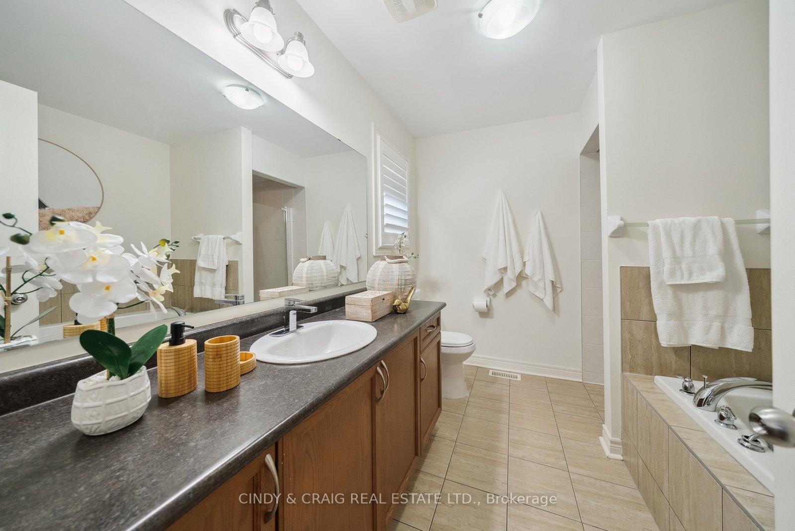 Photo 9 of 1356 Kenmark Avenue, Oshawa, Taunton — HOMEH