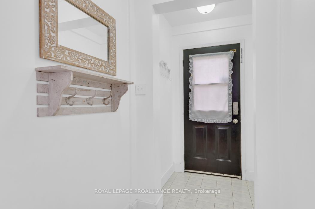 Photo 5 of Unit B, 21 Burton Street, Belleville, Belleville Ward — HOMEH