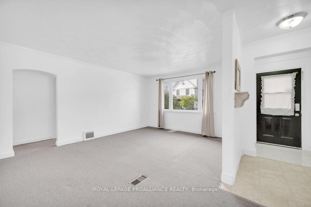 Photo 6 of Unit B, 21 Burton Street, Belleville, Belleville Ward — HOMEH