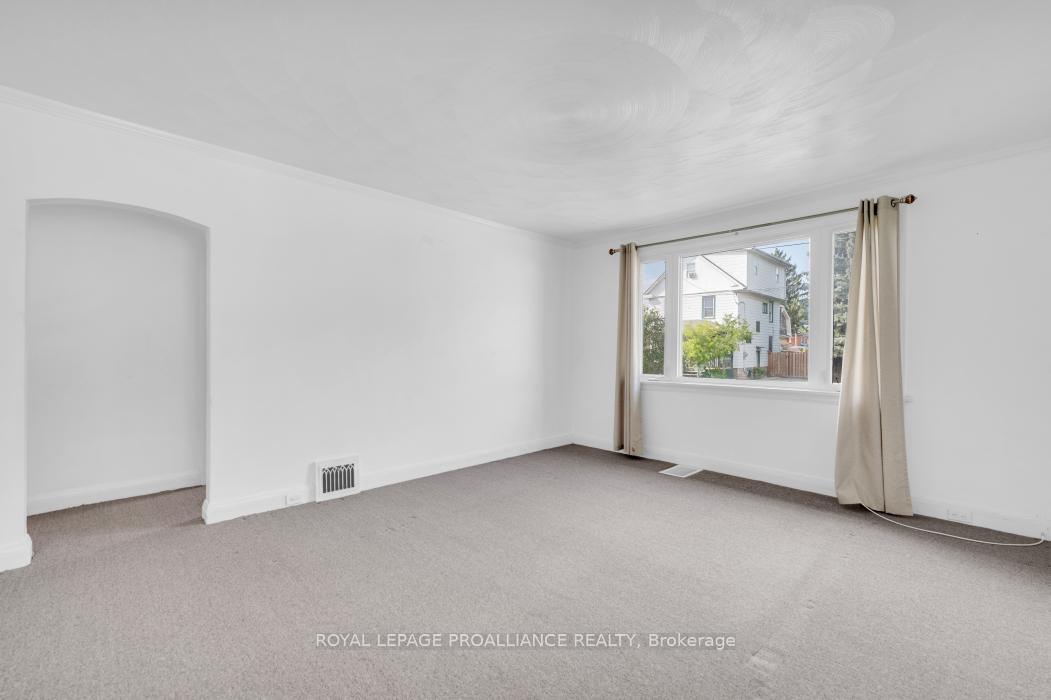 Photo 7 of Unit B, 21 Burton Street, Belleville, Belleville Ward — HOMEH