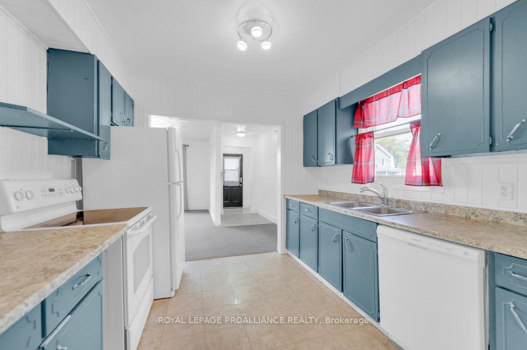 Photo 11 of Unit B, 21 Burton Street, Belleville, Belleville Ward — HOMEH