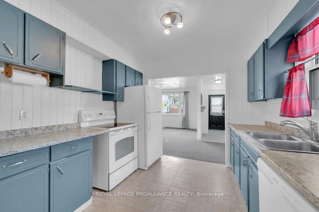 Photo 12 of Unit B, 21 Burton Street, Belleville, Belleville Ward — HOMEH