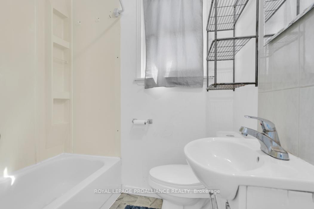 Photo 15 of Unit B, 21 Burton Street, Belleville, Belleville Ward — HOMEH